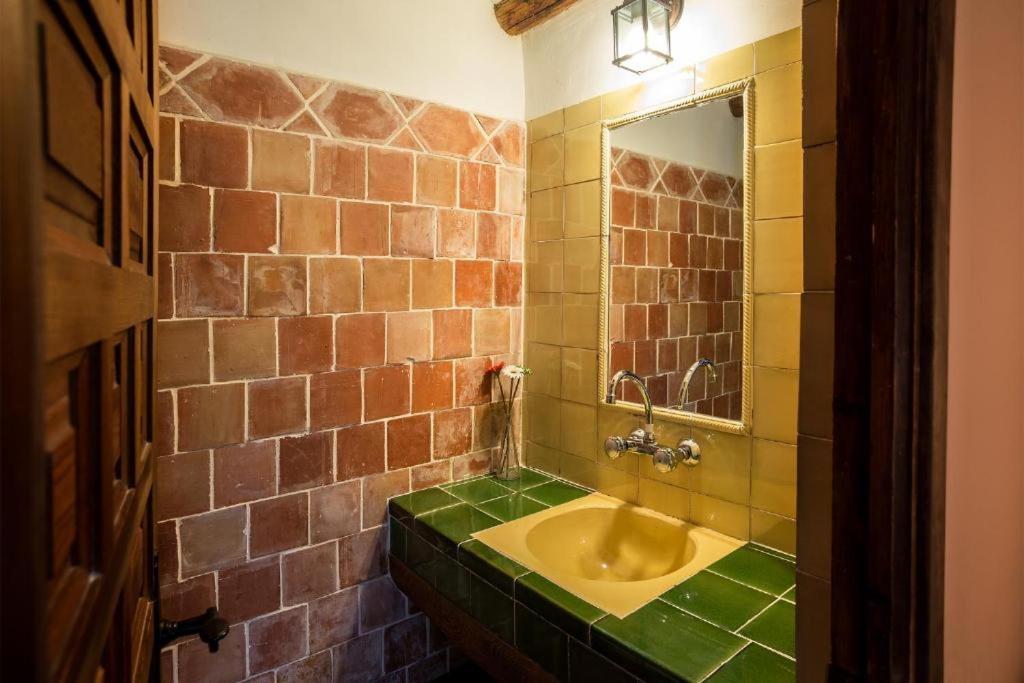 Albergue Rural De Guara アルケサル エクステリア 写真